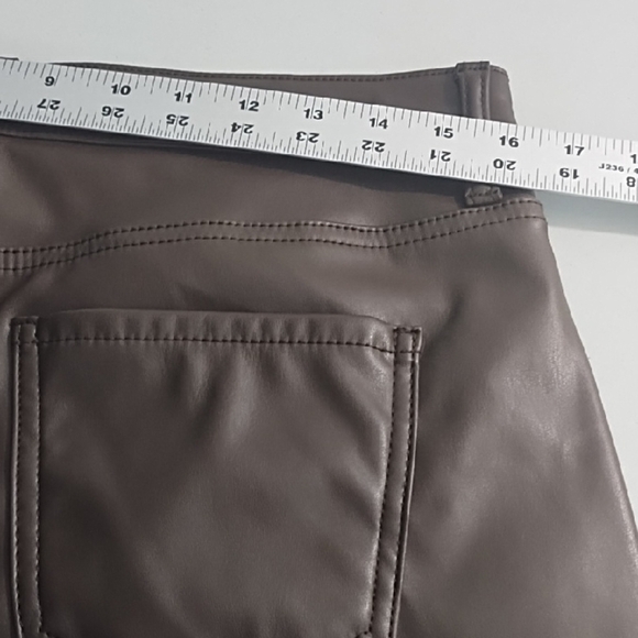 Brown Vegan Leasther Pants with High-Waisted Fit - Picture 3 of 10